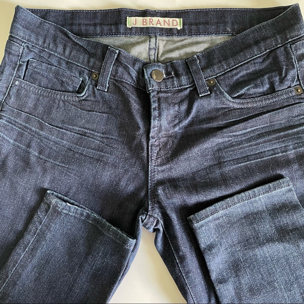 J Brand Dark blue Wash skinny Jeans. 26